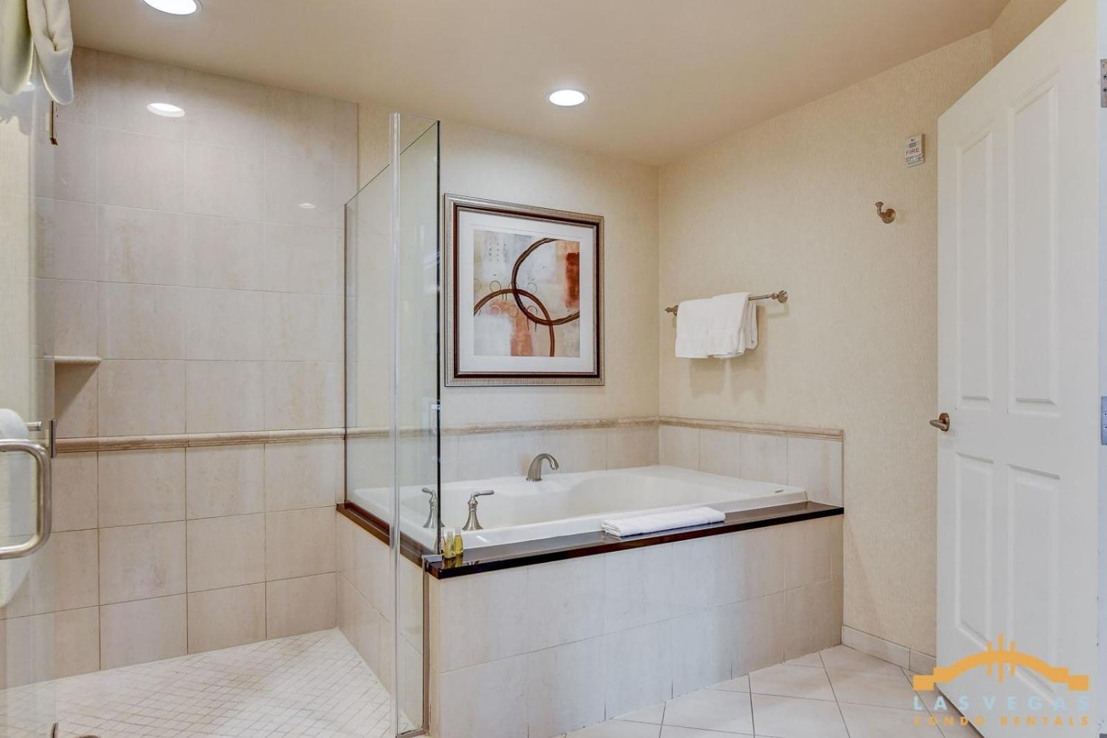 Mgm Signature-06-711 Strip View Jacuzzi Studio ลาสเวกัส ภายนอก รูปภาพ